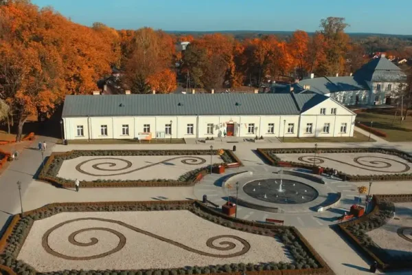 Sielpia w letnim szczycie: tłumy na plaży i utrudnienia w ruchu