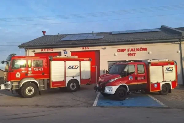 Pożar poszycia leśnego w Starzechowicach – strażacy w akcji
