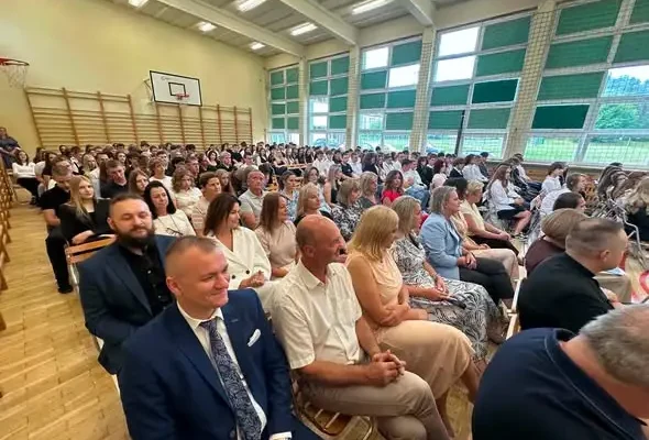 Uroczyste rozpoczęcie roku szkolnego w Stąporkowie