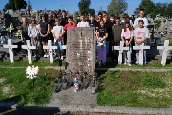 Uczniowie oddali hołd ofiarom września 1939 roku