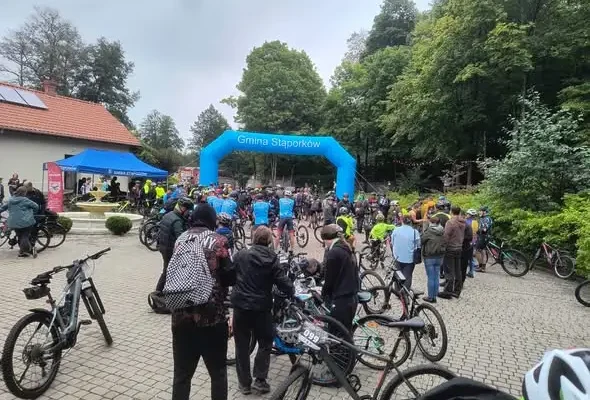 Uczniowie ze Stąporkowa na Piekielnym Bike Orient – 150 zawodników na 40-kilometrowej trasie