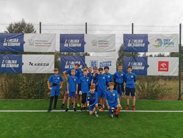 Sukces uczniów z Końskich w turnieju „Z Orlika na Stadion” – awans do etapu wojewódzkiego