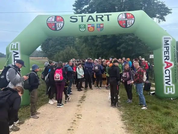 V Maraton Pieszy „Pożegnanie z Afryką” w gminie Smyków – 145 piechurów na 50-kilometrowej trasie