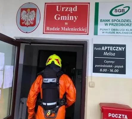 Powiatowe ćwiczenia obronne w Rudzie Malenieckiej – symulacja zagrożenia substancją nieznanego pochodzenia