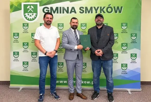 Smyków: podpisano trzy umowy na rewitalizację centrum gminy