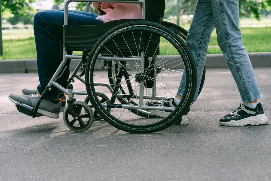Gmina Fałków pyta mieszkańców o potrzeby w programie asystenta osobistego