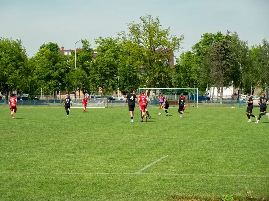 Derby powiatu: Radiatorki Stąporków zagrają z Tęczą Gowarczów