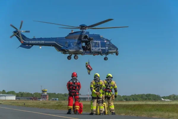 Policjanci i strażacy z powiatu koneckiego ćwiczyli wspólnie na wypadek sytuacji kryzysowej