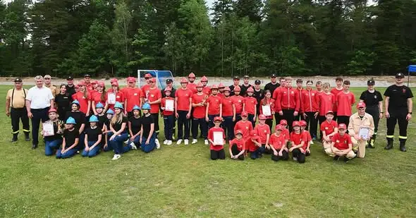 Zawody Młodzieżowych Drużyn Pożarniczych w Gminie Daleszyce – wyniki i emocje