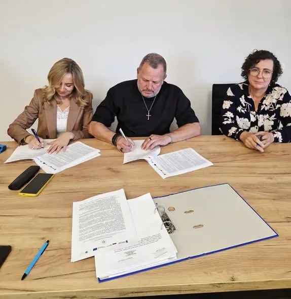 Gowarczów inwestuje w „Piekielny Szlak” – podpisano umowę na remont