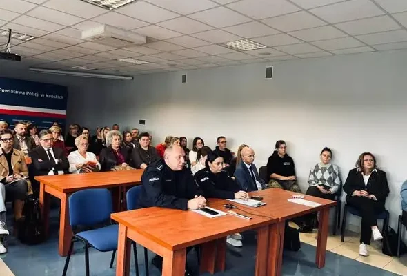 Bezpieczeństwo uczniów w powiecie koneckim tematem wideokonferencji w Kielcach