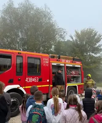 Ćwiczenia ewakuacyjne i pokazy strażackie w szkołach Gminy Słupia Konecka