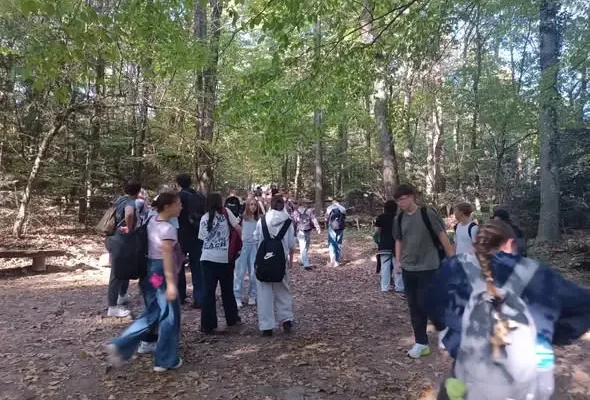 Uczniowie klas 7 i 8 na szlaku świętokrzyskim – wycieczka na Święty Krzyż
