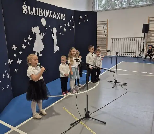 Ślubowanie i pasowanie na ucznia oraz przedszkolaka w Szkole Podstawowej nr 1 w Stąporkowie