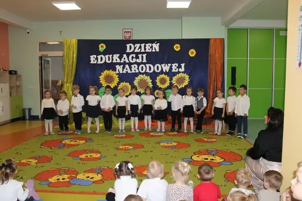 Dzień Edukacji Narodowej w Przedszkolu w Smykowie – relacja z akademii