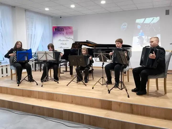Dzień Edukacji Narodowej na nutę – wyjątkowy koncert w koneckiej PSM I stopnia